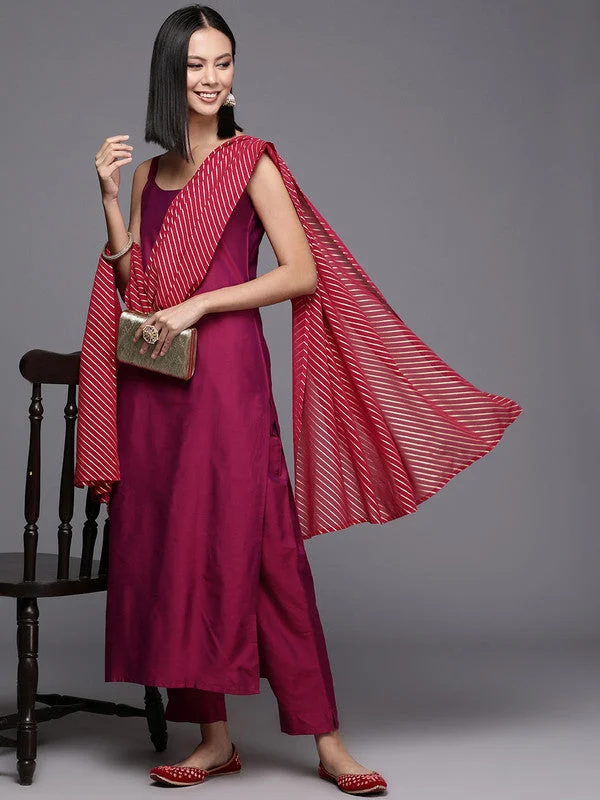Women's Regular Kurta With Trousers & With Dupatta - Ahalyaa Trousers Vintage Classic Women's Regular Kurta With Trousers & With Dupatta - Ahalyaa Trousers Vintage Classic